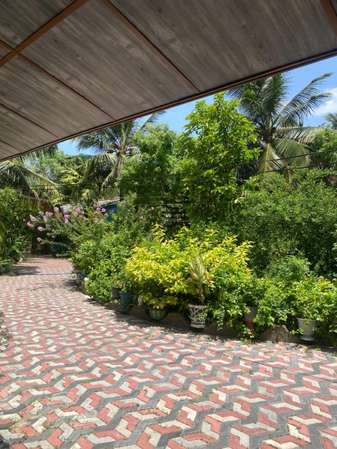 Island Breeze Inn Nilaveli Dış mekan fotoğraf