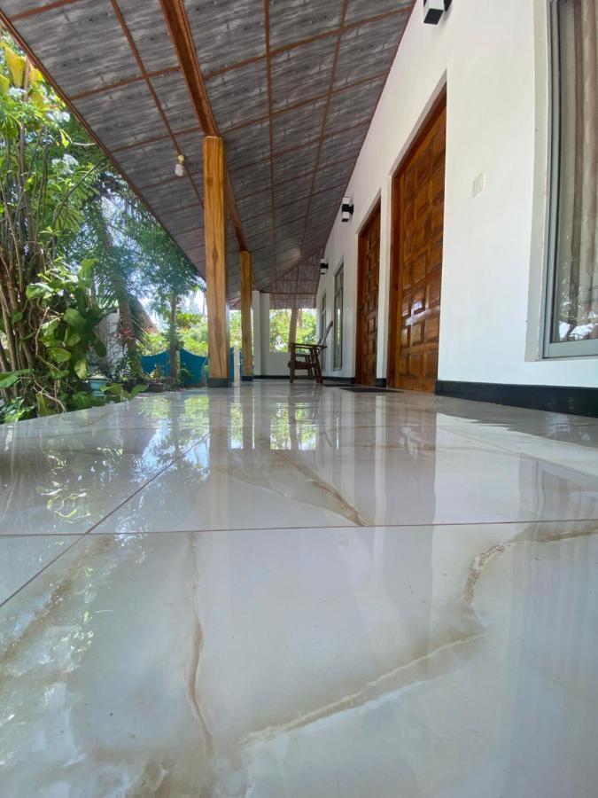 Island Breeze Inn Nilaveli Dış mekan fotoğraf